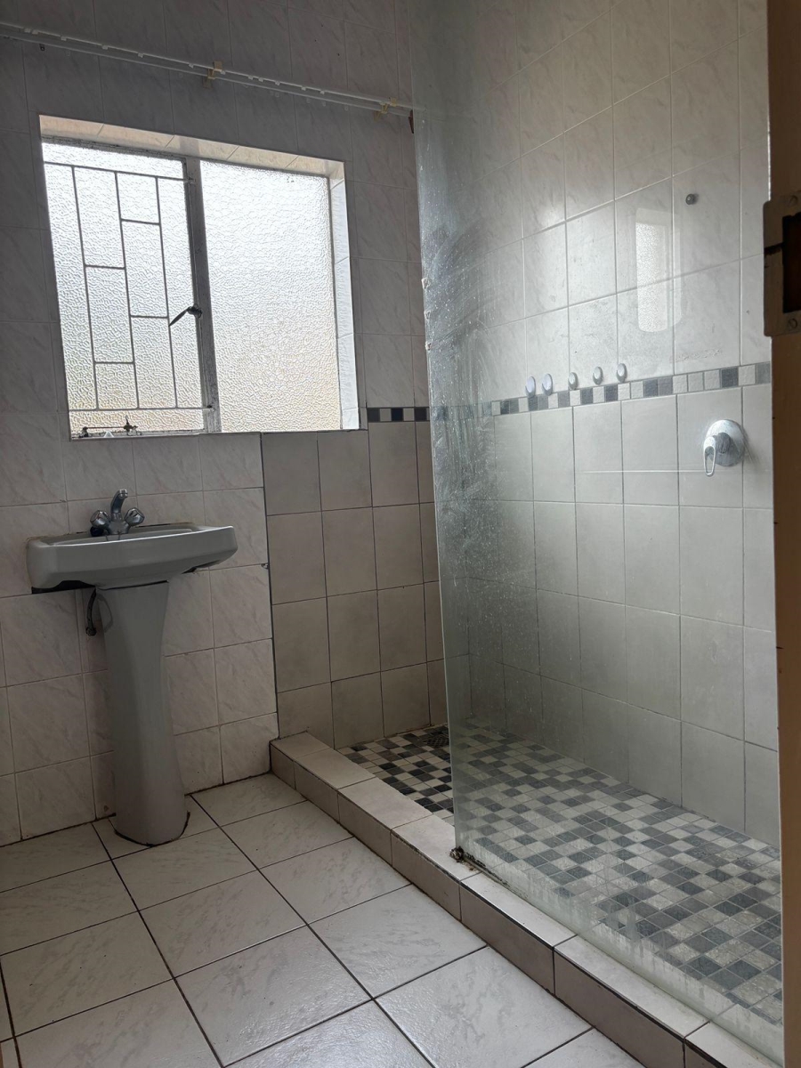 2 Bedroom Property for Sale in Aliwal North Eastern Cape